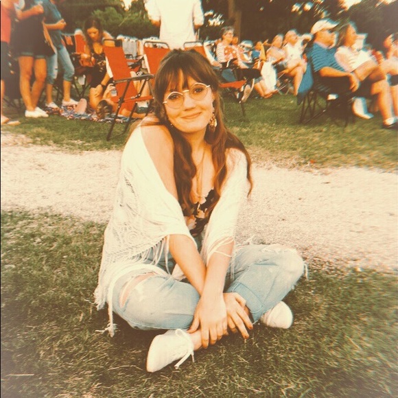 Meet your Posher, Kaylin - Picture 1 of 2